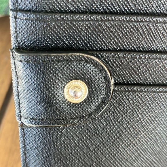 Authentic Kate Spade New York Cameron Large Slim Bifold wallet. - Picture 7 of 11